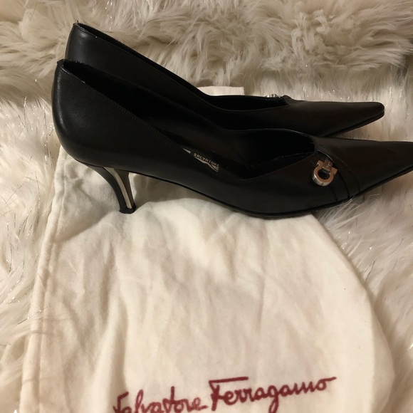 💯% Authentic Ferragamo Shoes size US 7.5 - Picture 4 of 8